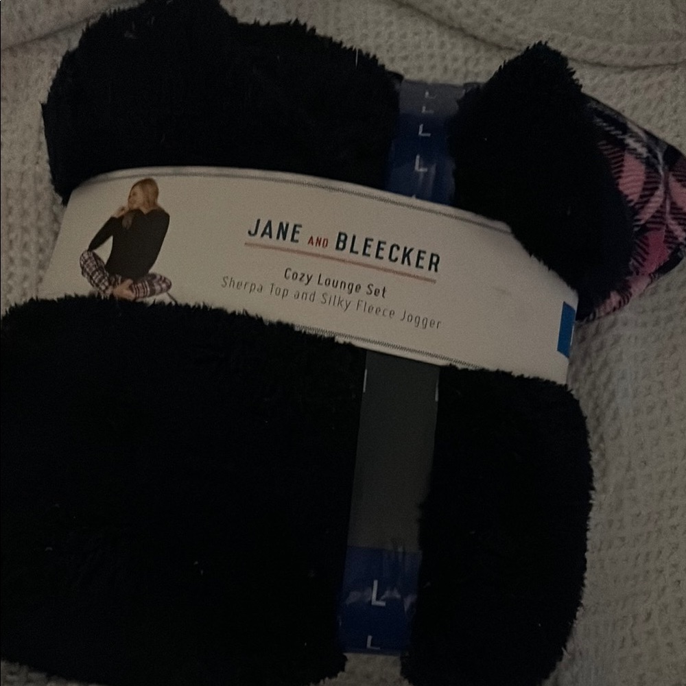 Jane and Bleecker Black and Pink Lounge Set
